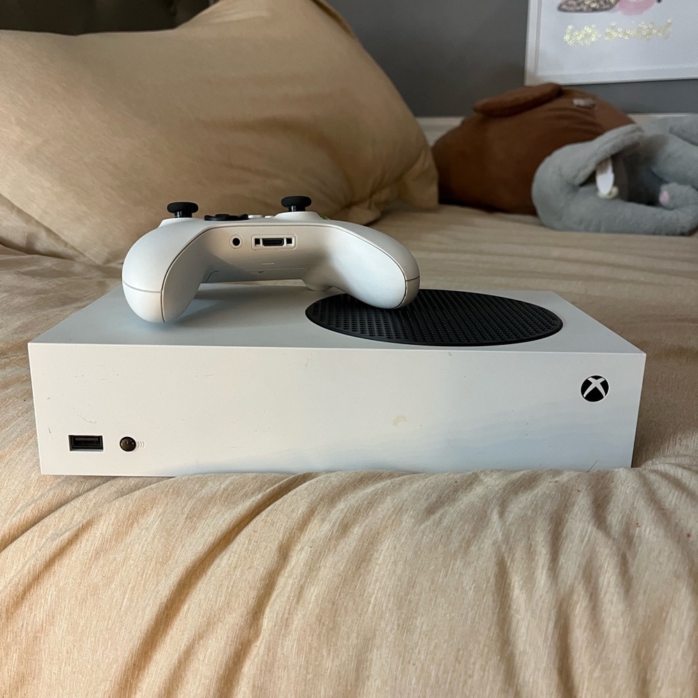Series S White Gaming Console with Controller